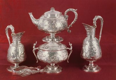 Teeservice mit getriebener Dekoration, im französischen Stil, London, 1874-75 von English School